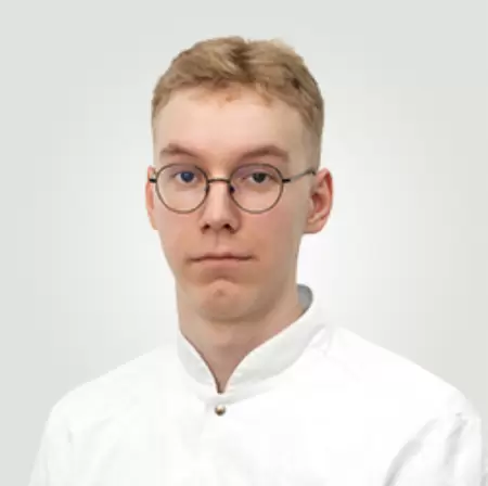 Врач Мельник Илья Максимович